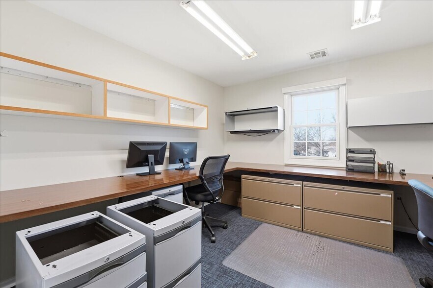 More Photos Of 96 Freneau Ave, Matawan Office For Sale