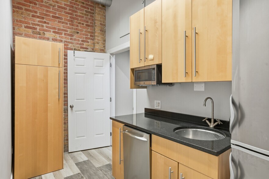 More Photos Of , Chicago Office For Sale