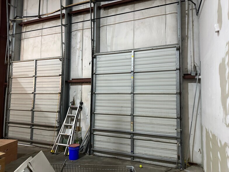 More Photos Of 3575 Trotter Dr, Alpharetta Warehouse For Lease