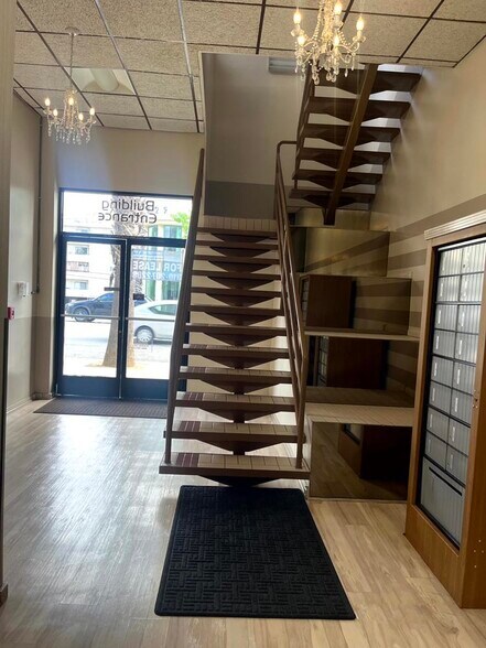 More Photos Of 14900 Ventura Blvd, Sherman Oaks Office For Lease