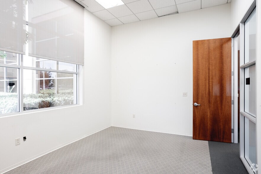 More Photos Of 915 W Imperial Hwy, Brea Unknown For Lease