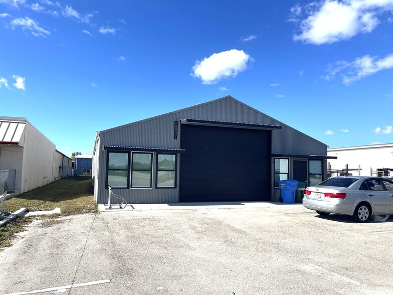 Primary Photo Of 11118 S Cleveland Ave, Fort Myers Warehouse For Sale