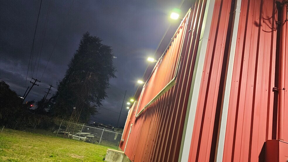 More Photos Of 1740 S Prescott St, Memphis Service For Sale