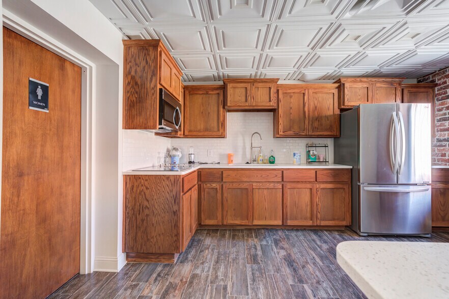 More Photos Of 1312 Texas Ave, Lubbock Office For Sale