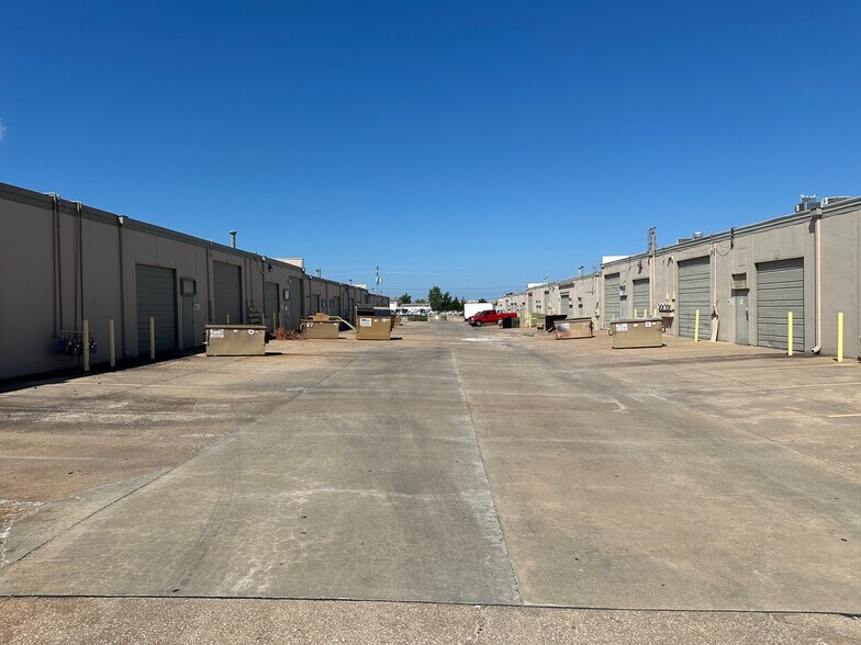 More Photos Of 5802-5888 S 129th Ave, Tulsa Unknown For Lease