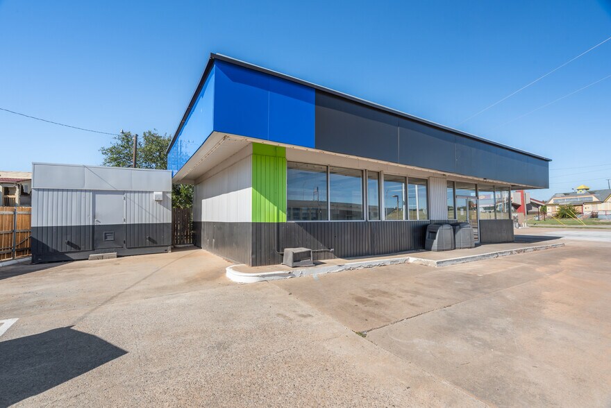 More Photos Of 1136 Central Fwy, Wichita Falls Service Station For Sale