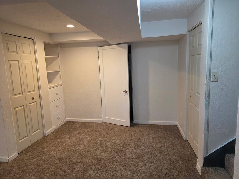 More Photos Of 968 NW Division St, Gresham Office For Lease