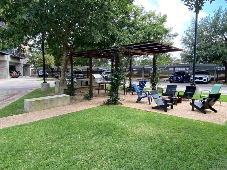 More Photos Of 2235 E 6th St, Austin Apartments For Sale