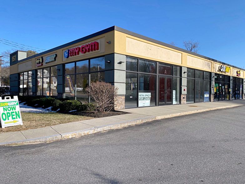 More Photos Of 157 Bedford St, Burlington Freestanding For Sale