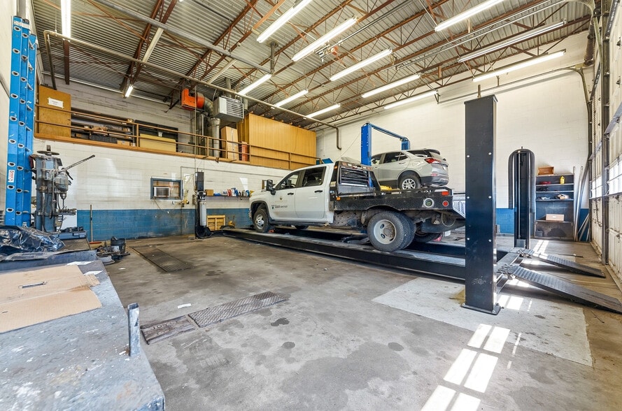 More Photos Of 1229 Country Club Rd, Fairmont Auto Dealership For Sale