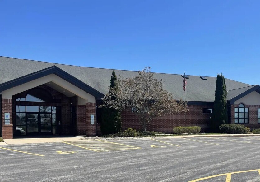 More Photos Of 180 Knights Way, Fond Du Lac Medical For Sale