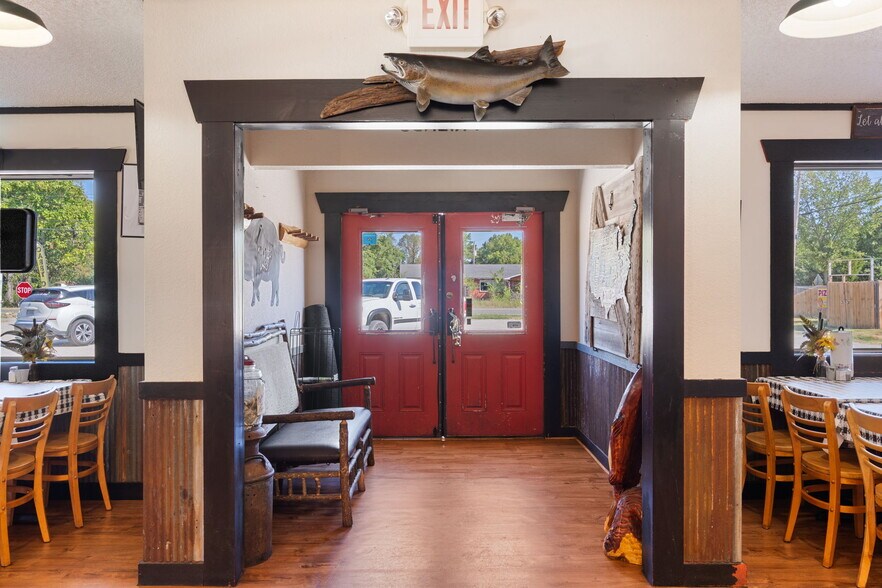 More Photos Of 7930 E State Highway 76, Kirbyville Specialty For Sale