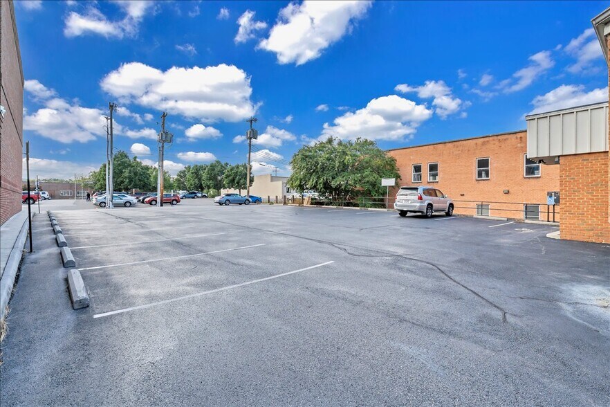 More Photos Of 356-358 Campbell Ave NW, Roanoke Office For Sale