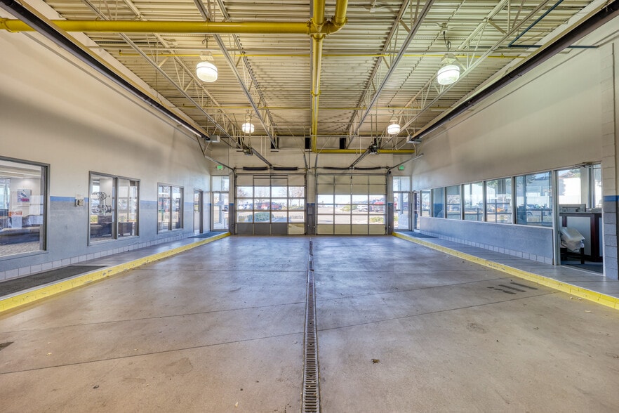 More Photos Of 2150 S Havana St, Aurora Auto Dealership For Sale