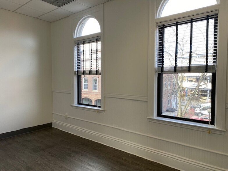 More Photos Of 5 Warren St, Concord Storefront Retail Office For Sale