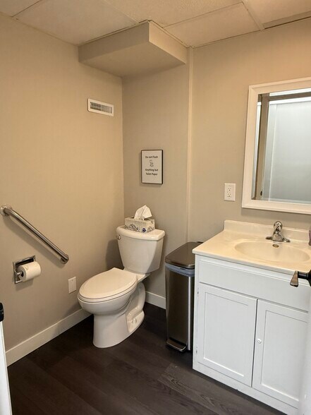 More Photos Of 1202 N Broadway St, Menomonie Office For Lease