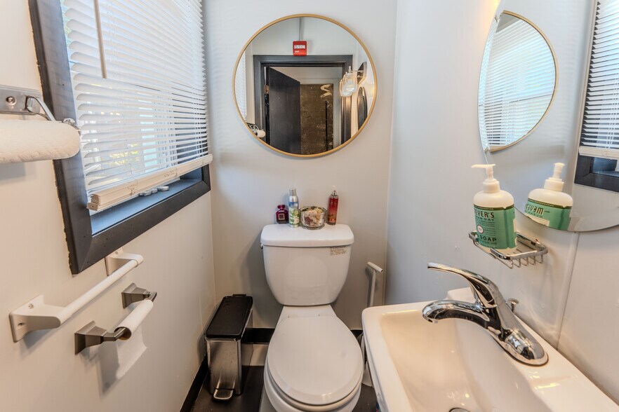 More Photos Of 492-494 Warren Ave, East Providence Storefront Retail Office For Sale