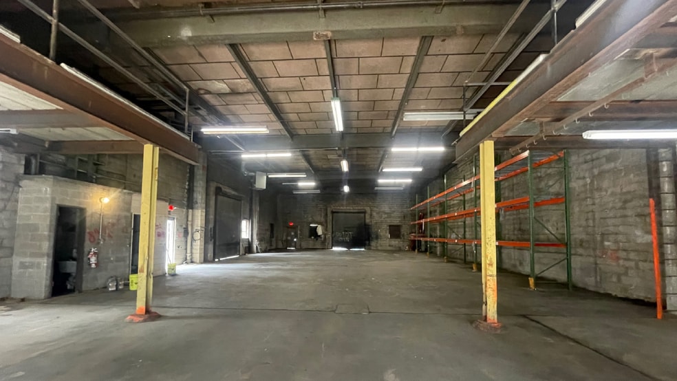 More Photos Of 52-37 2nd St, Long Island City Warehouse For Lease