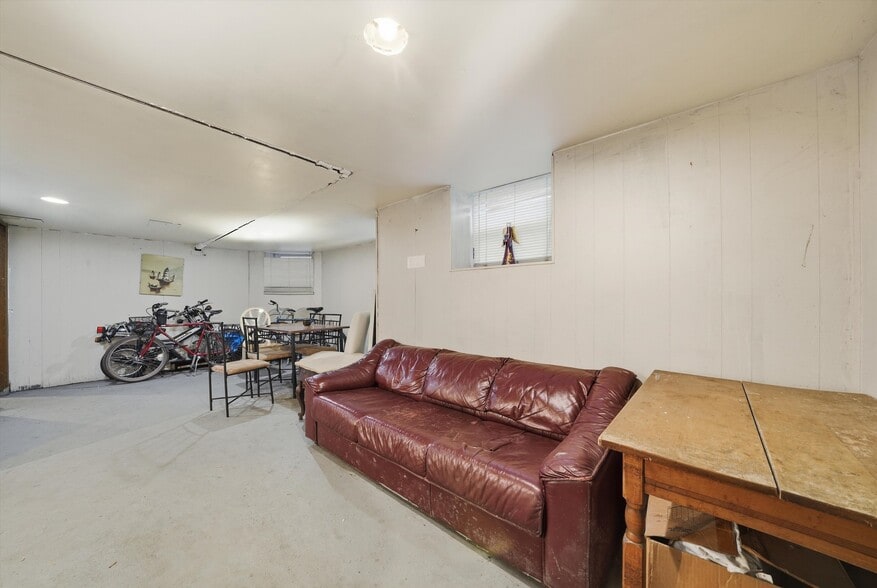 More Photos Of 3136 W Logan Blvd, Chicago Multifamily For Sale