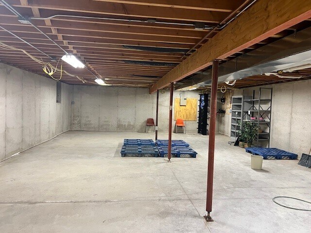 More Photos Of 601 E Clark St, Brandon Medical For Sale