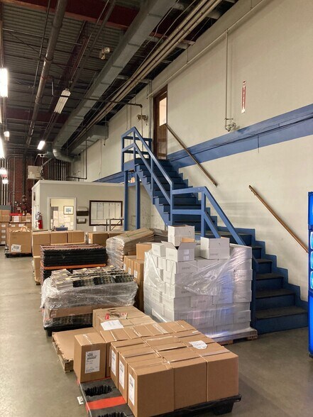 More Photos Of 2319 Atlantic Ave, Raleigh Manufacturing For Lease