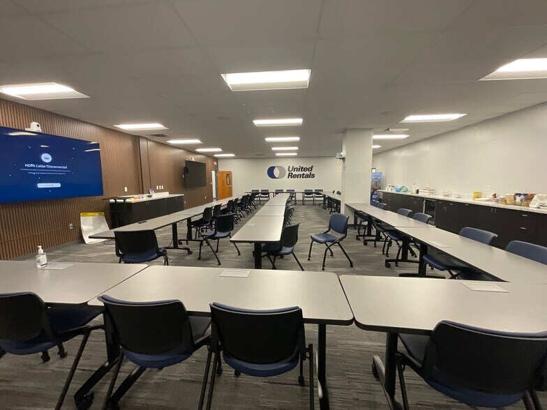 More Photos Of 9155 Harrison Park Ct, Indianapolis Office For Sale