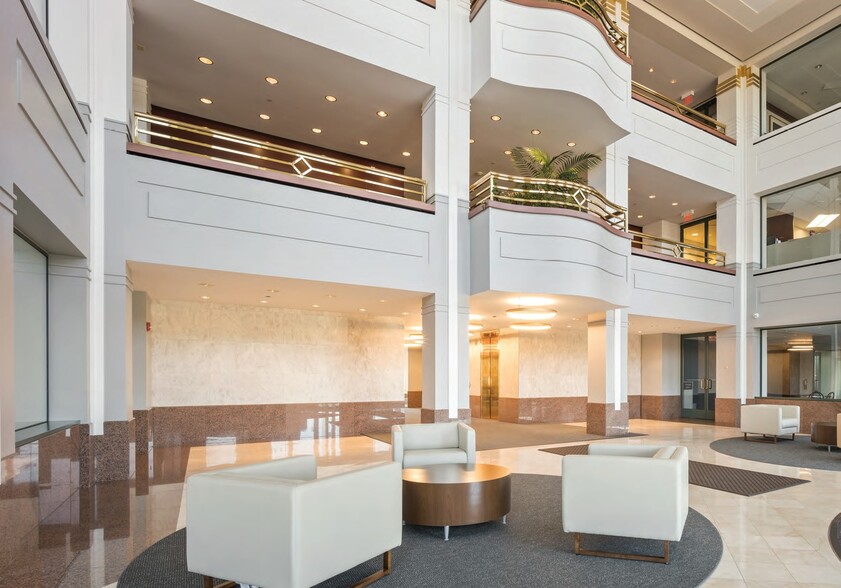 More Photos Of 1751 Lake Cook Rd, Deerfield Office For Lease