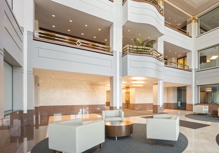 More Photos Of 1751 Lake Cook Rd, Deerfield Office For Lease