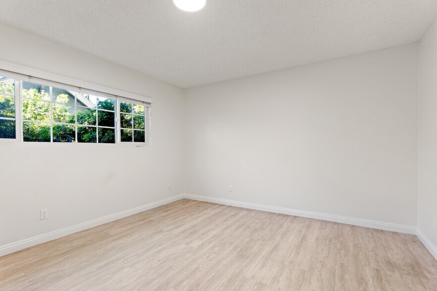 More Photos Of 4427 Camero Ave, Los Angeles Apartments For Sale