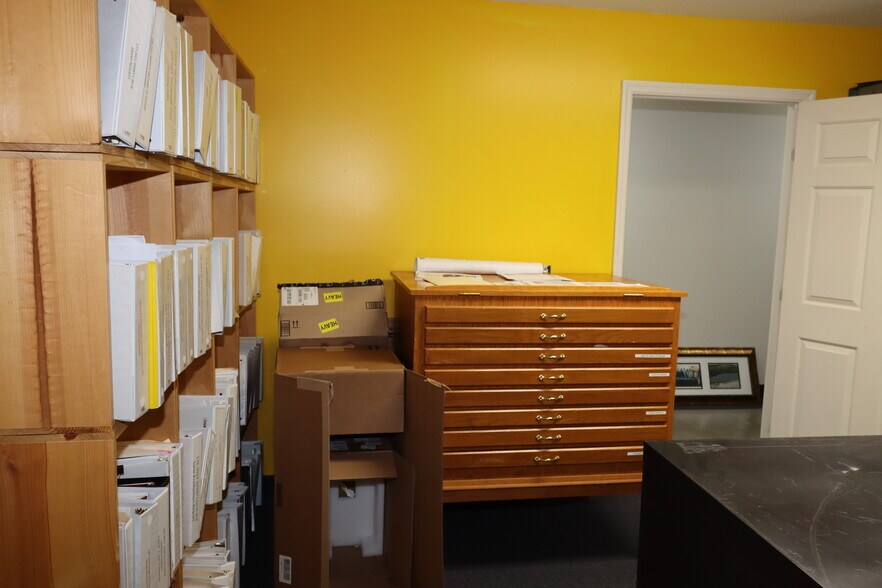 More Photos Of 2335 Columbia Hwy, Pulaski Office For Sale