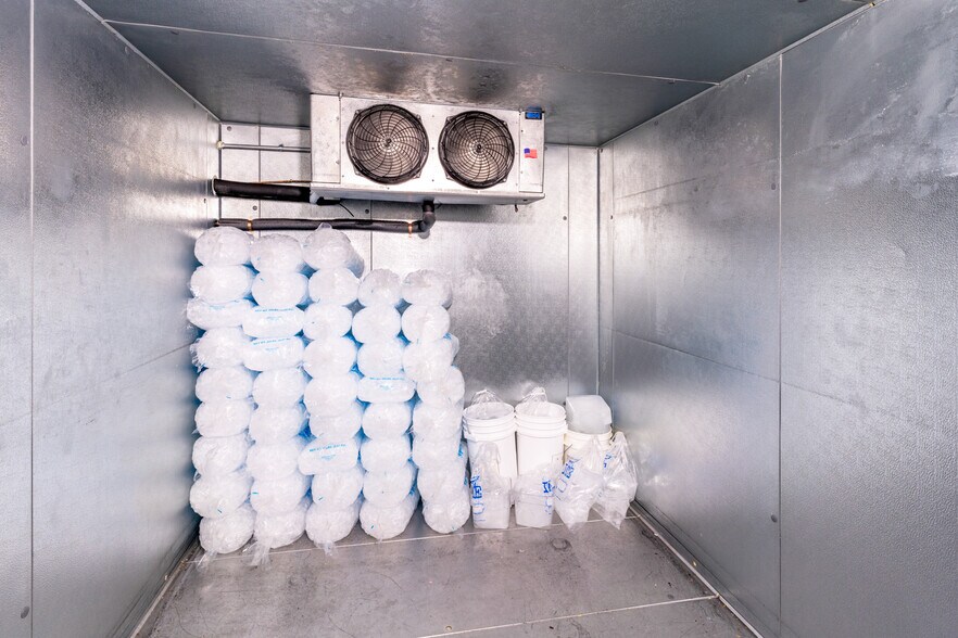 More Photos Of 711 W 8th St, Pueblo Manufacturing For Sale