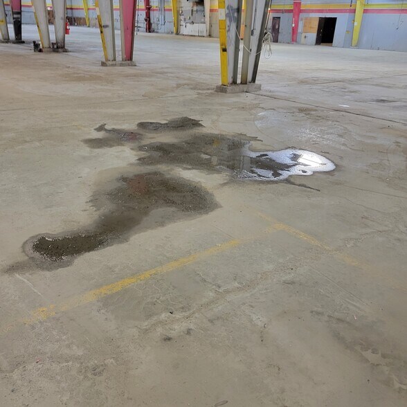 More Photos Of 7 Lake Station Rd, Warwick Manufacturing For Lease