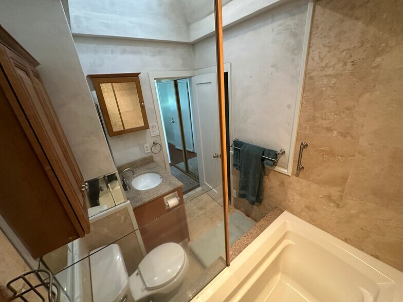 More Photos Of 3135 Lower Kula Rd, Kula Storefront Retail Office For Sale