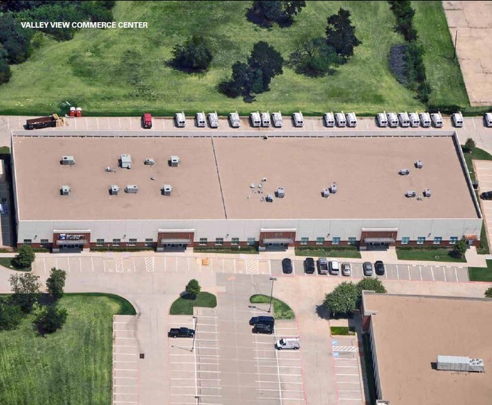 More Photos Of 1861 Valley View Ln, Farmers Branch Showroom For Lease