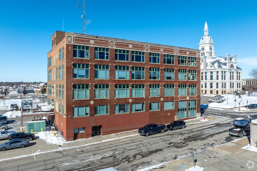 More Photos Of 11 E Church St, Marshalltown Unknown For Sale