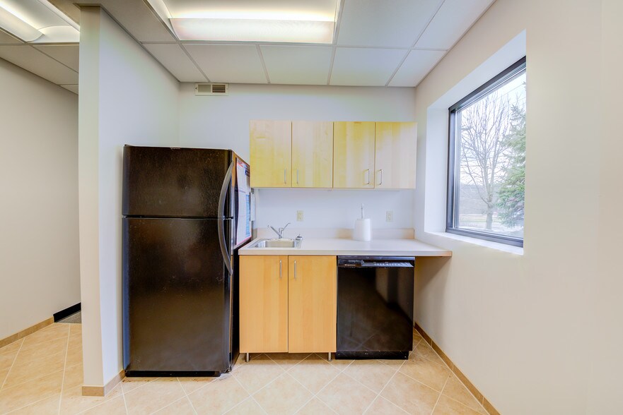 More Photos Of 8057 Rowan Rd, Cranberry Township Office For Sale