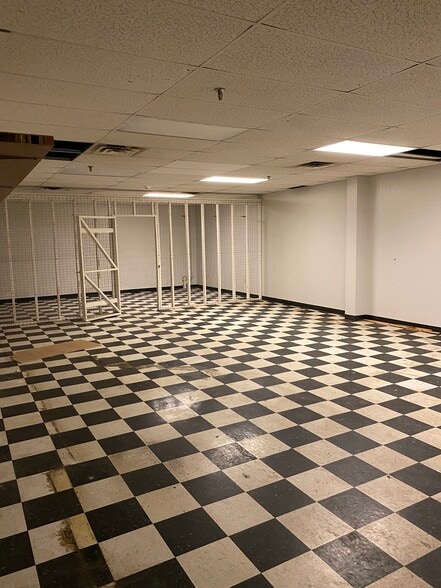 More Photos Of 1862 E Main St, Bridgeport Light Distribution For Sale