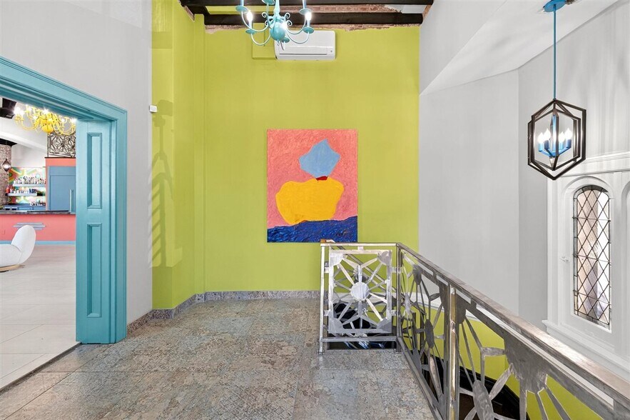 More Photos Of 1034 S Kingshighway Blvd, Saint Louis Office For Sale