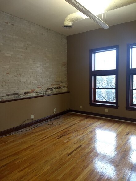 More Photos Of 106 E Doty St, Madison Office For Lease