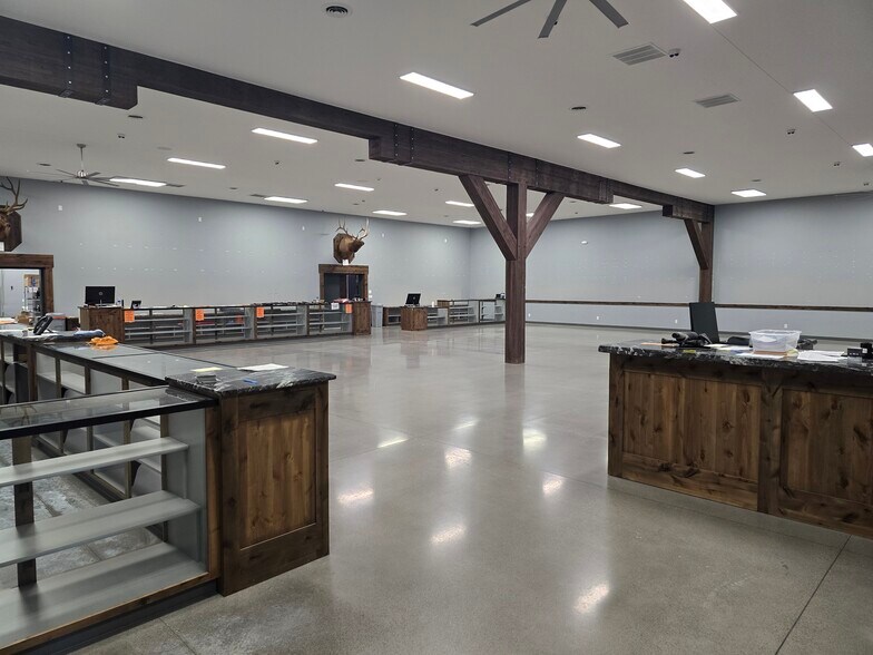 More Photos Of 870 N 2nd E, Rexburg General Retail For Lease