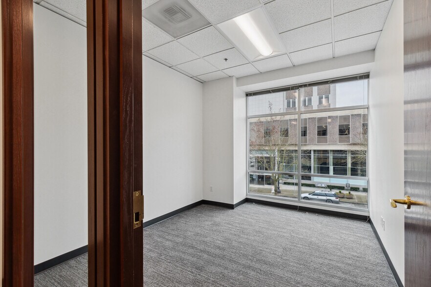 More Photos Of 2825 Colby Ave, Everett Office For Lease