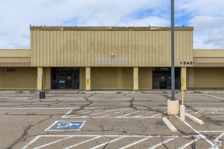 More Photos Of 1545 S Prairie Ave, Pueblo Freestanding For Sale