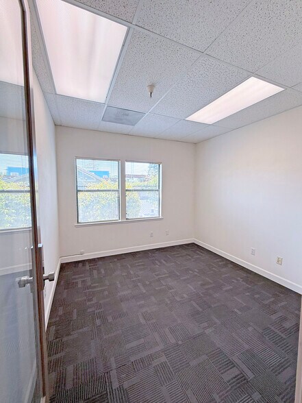 More Photos Of 1055 Broadway, Sonoma Office For Sale