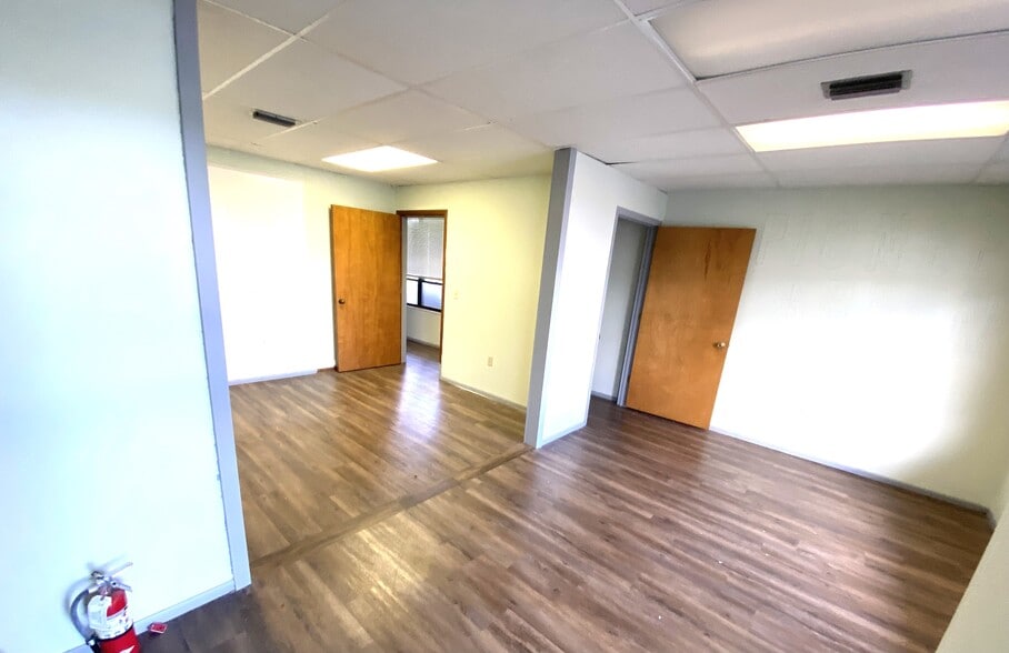 More Photos Of 1341 10th St E, Palmetto Unknown For Lease