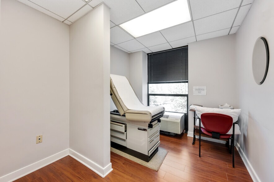More Photos Of 14904 Richmond Hwy, Woodbridge Medical For Sale