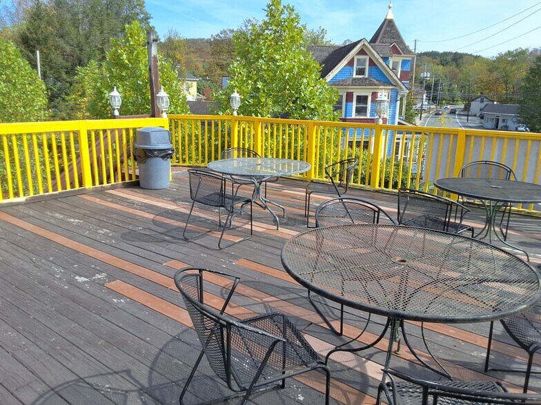 More Photos Of 2 Center St, Jeffersonville General Retail For Sale