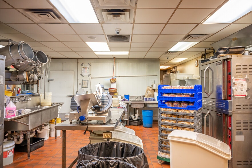 More Photos Of 532 Gateway Ave, Mauston Restaurant For Sale