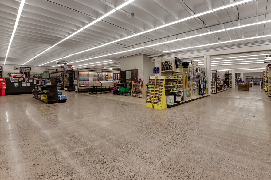 More Photos Of 1124 Hammond Ave, Rice Lake Freestanding For Lease