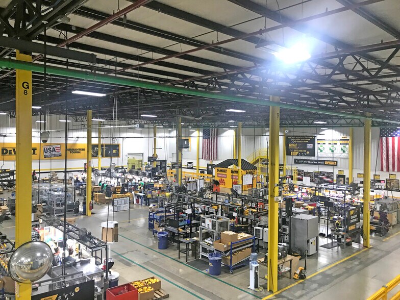 More Photos Of 501 W New Rd, Greenfield Warehouse For Lease