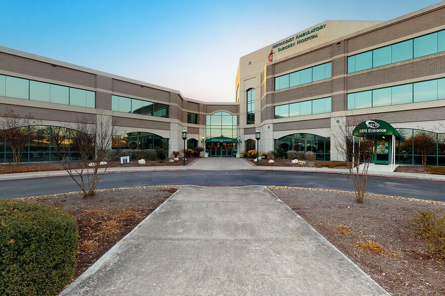 More Photos Of 9150 Huebner Rd, San Antonio Medical For Lease